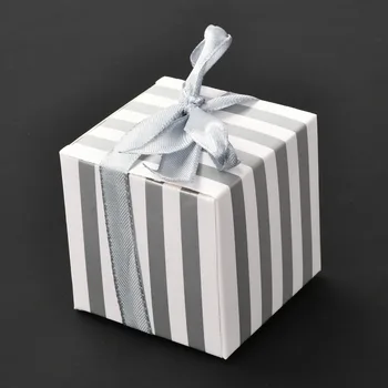 50 комплектов Квадратной Складной Креативной Бумажной Подарочной Коробки в Полоску с Лентой для Свадебной Вечеринки Подарочная Упаковка Box 55x55x55mm Изображение