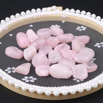 Натуральные полированные камни розового кварца неправильной формы для изготовления ювелирных изделий Украшения Изображение