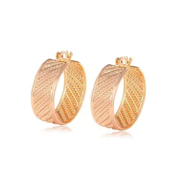 Оптовая продажа --- Широкие серьги-кольца для горячих женщин, модные ювелирные изделия в европейском стиле из чистого золота с покрытием Изображение