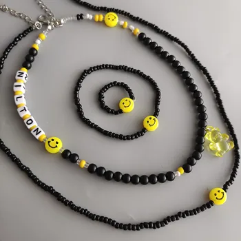 Черное Маленькое круглое ожерелье из бисера Dvacaman для женщин Ручной работы из бисера с буквенным смайликом, колье-чокер, модные украшения, подарки Изображение